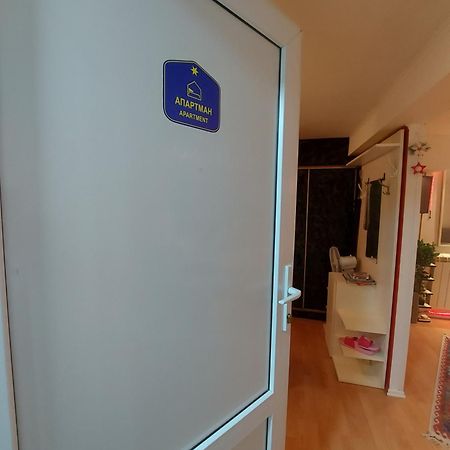 Glorry M Apartamento Belgrado Exterior foto