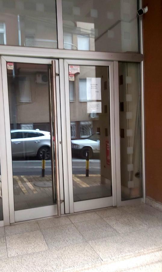 Glorry M Apartamento Belgrado Exterior foto