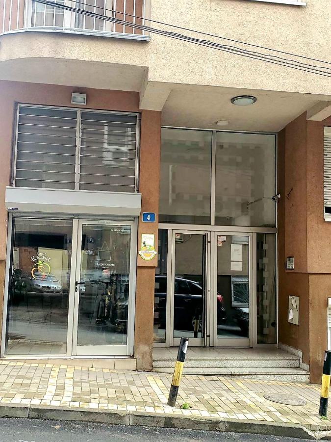 Glorry M Apartamento Belgrado Exterior foto
