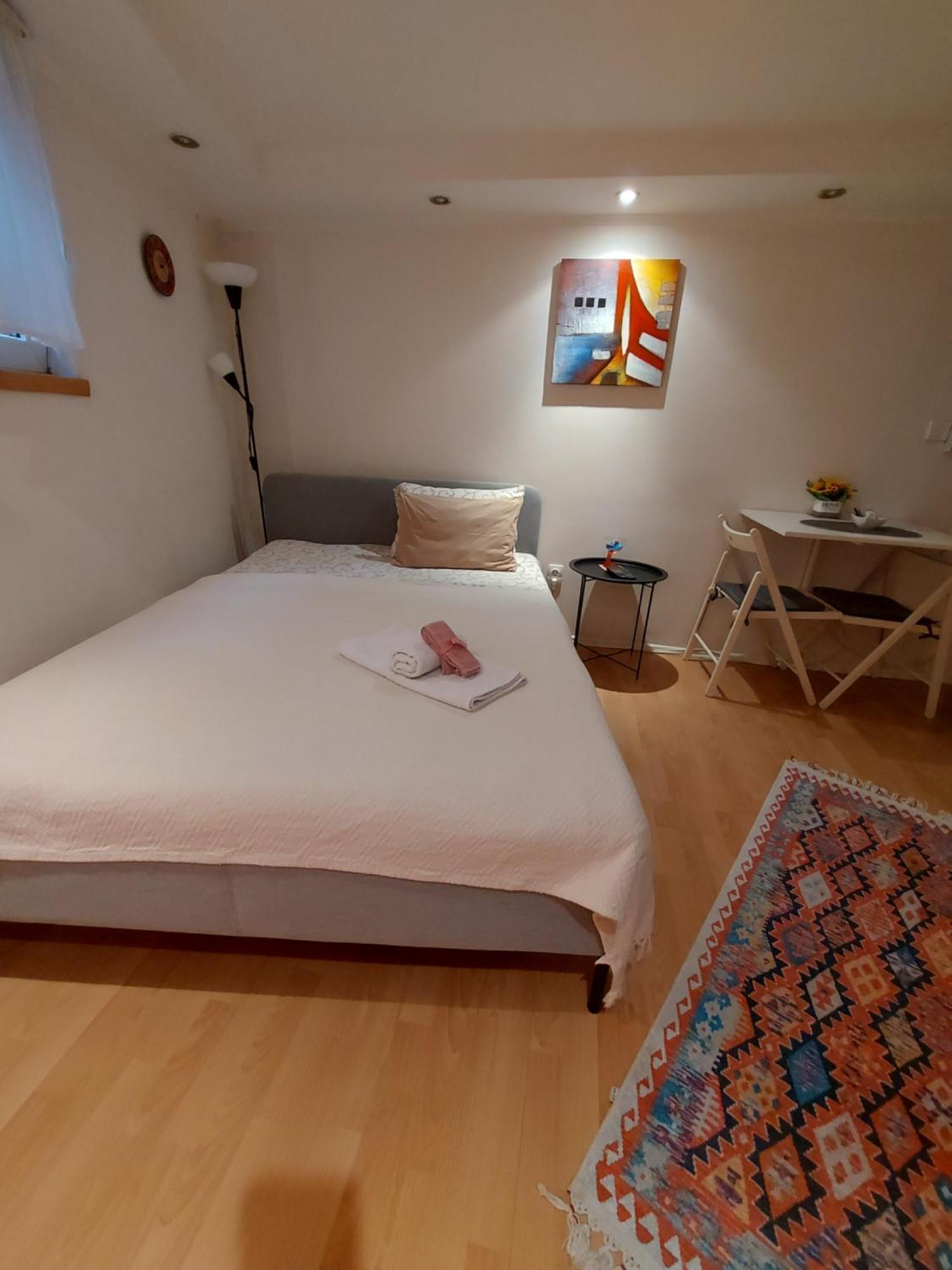 Glorry M Apartamento Belgrado Exterior foto